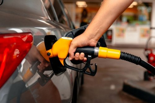 Gaikindo Pastikan Mobil Produksi Tahun 2000 Bisa Minum E10