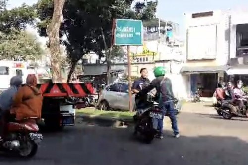 Alasan Mobil Matik Tidak Boleh Diderek Sembarangan