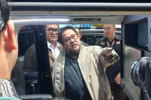 MG Turunkan Harga, Rano Karno Soal Ganjil Genap