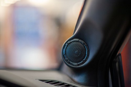 Optimalkan Audio Mobil dengan Modifikasi yang Enggak Perlu Mahal
