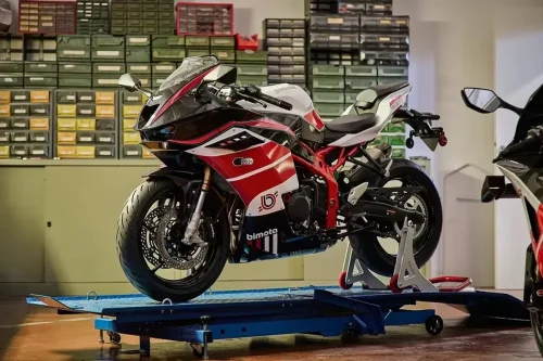 Bimota KB399 Meluncur: Kawasaki Ninja ZX-4RR dengan Sentuhan Italia