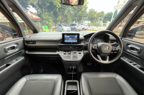 Honda Step WGN vs Wuling Darion: Mana MPV Hybrid Terbaik?