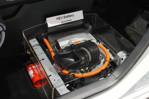 Toyota Bocorkan Tahapan Pengembangan Baterai di Indonesia