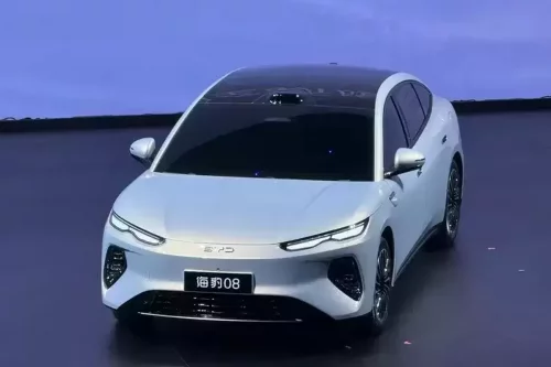 BYD Luncurkan Sedan Listrik Mewah Seal 08, Jarak Tempuh 1.000 Km