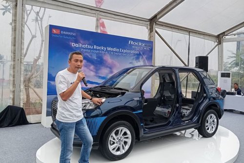 Mengenal Smart Pedal Daihatsu Rocky Hybrid, Tak Perlu Injak Rem!