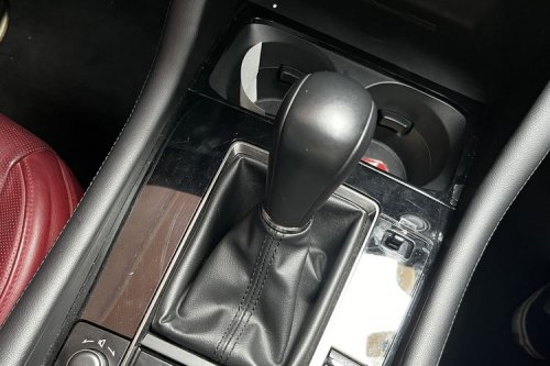 Impresi Berkendara Sporty di Mazda 3 Hatchback