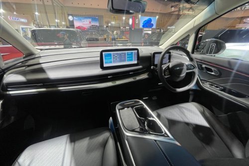 Komparasi MPV Listrik Mewah: Denza D9 atau Mifa 9, Pilih Mana?