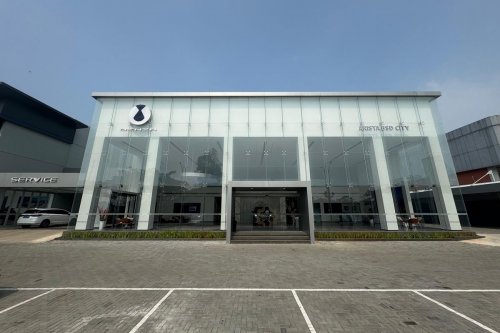 Arista Group Resmikan 8 Diler Mobil Listrik di Indonesia