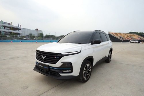 Cek Harga Mobil Bekas Wuling Almaz, mulai Rp 120 Jutaan