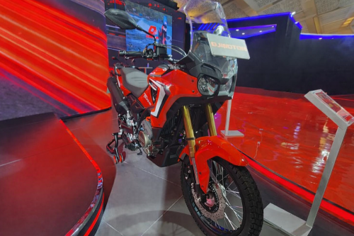 Tourino 250 DX, Mitsubishi Mau Jualan Hybrid