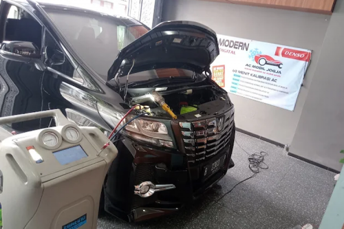 Paket Isi Freon AC Mobil di Lapak Daring: Murah tapi Berisiko