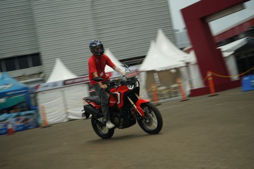 Keseruan Test Ride Singkat QJMotor Tourino 250 DX di IIMS 2026