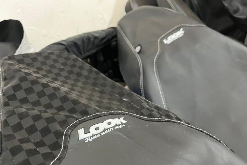 Ini Cara Ampuh Lindungi Jok Motor dari Cakaran Kucing