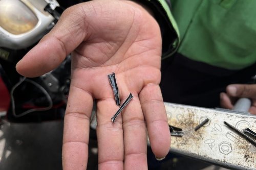 Kisah Usmanto, Ojol yang Jadi Relawan Pemburu Ranjau Paku di Ibu Kota