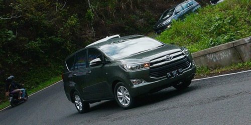 Mengapa Kijang Innova Reborn Diesel Masih Terlaris di Indonesia?