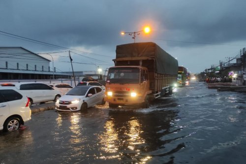 Banjir Rob Ancam Wilayah Pantura Siang Ini, Catat Jalur Alternatifnya