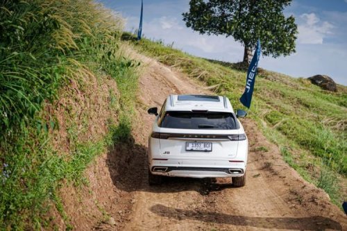 Kenapa Mobil Matik Bisa Overheat di Tanjakan? Ini Penyebabnya