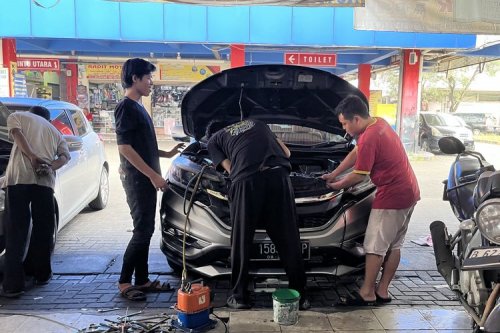 Mengapa Mobil Baru Perlu Bongkar Dasbor untuk Servis AC?
