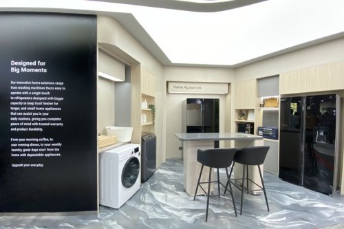 Polytron Buka Showroom Mobil Listrik Pertama di Jakarta