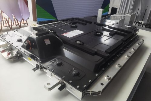 Analisis Kebakaran Mobil Listrik: Teknologi vs Edukasi