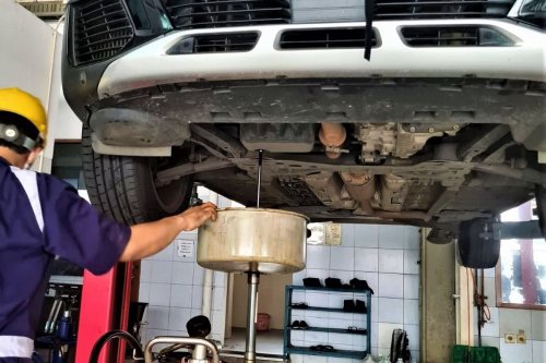 Daftar Harga Oli Mesin Mobil Februari 2026