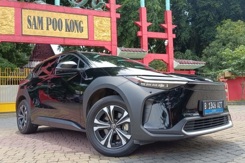 Toyota Tanpa Diskon Mobil Listrik