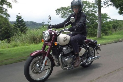 Kencan Singkat dengan Royal Enfield Classic 650 di Puncak Bogor