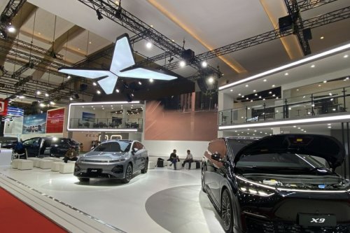 Simulasi Kredit Mobil Listrik Xpeng di IIMS 2026