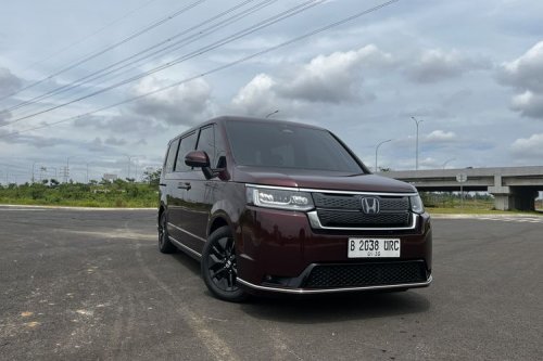 FreeGo 125 Vs Burgman Street 125EX, Honda Step WGN