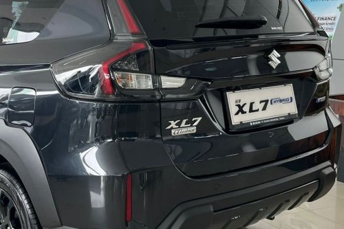 Bernuansa Gelap, Cek Wujud Suzuki XL7 Hybrid Alpha Kuro (Video)