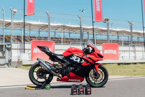 Pilihan Pelumas Mesin Motor, Bisa untuk Harian dan Balapan