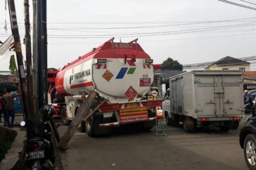 Hino Inspeksi Keselamatan Truk Tangki Pertamina