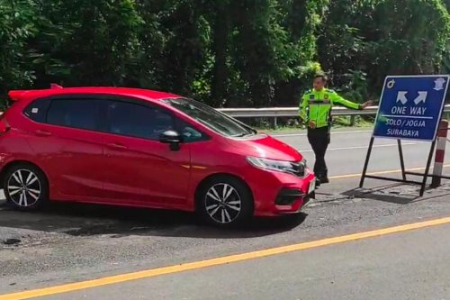 One Way Lokal Diterapkan di KM 442 Jalan Tol Semarang-Solo