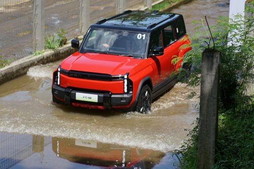 Chery J6 Viral Terobos Banjir Jakarta, Ini Kata Bos Chery