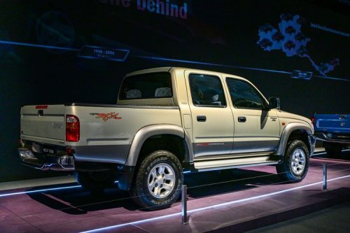 Setengah Abad Evolusi Toyota Hilux
