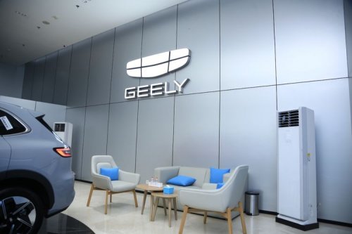 Mercedes-Benz Bakal Ambil Teknologi Mobil Listrik Geely