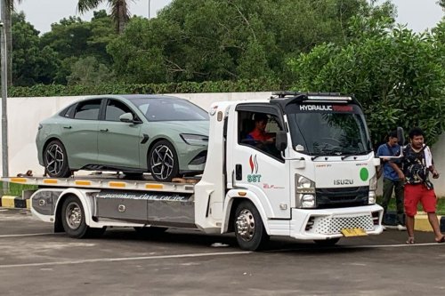 Ferrari Terguling di Tol Cengkareng, Hati-hati Pilih Layanan Towing