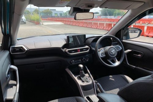 Komparasi Interior Suzuki Fronx Lawan Toyota Raize GR Sport