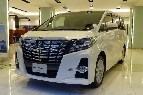 Mengapa Harga Toyota Alphard Bekas Turun Hingga Rp 200 Juta?