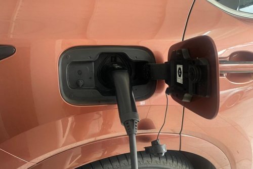 Lexus RX 450h+ Sang Chameleon