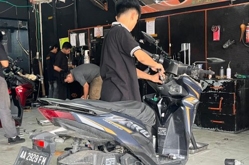 Cuci Steam Bikin Komstir Motor Cepat Rusak? Ini Penjelasan Ahli