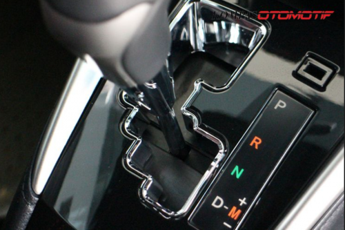 Begini Cara Manfaatkan Mode Manual di Mobil Matik