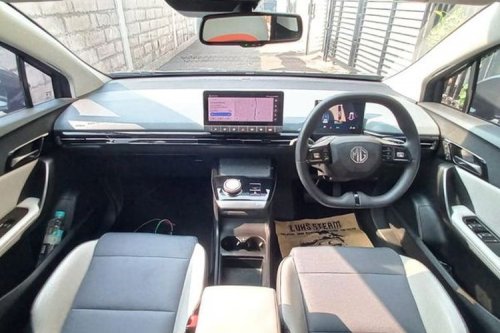 GIIAS 2025: MG 4 EV, Menapaki Jejak Mobil Listrik Inggris di Indonesia