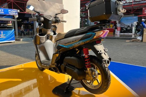 Modifikasi Yamaha Gear Ultima Bergaya Touring Harian