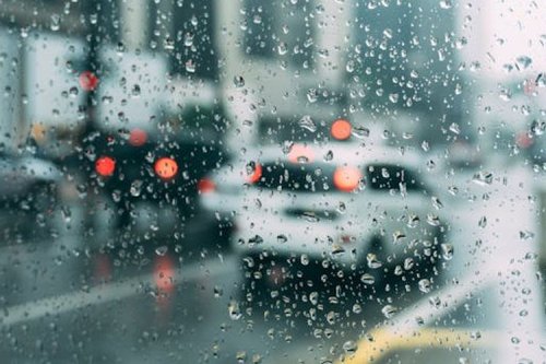 Mudik Saat Musim Hujan: Pengemudi Mobil Mesti Lebih Waspada