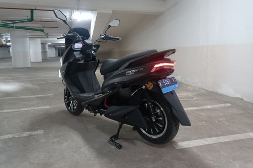 Tren Baterai Gendong Motor Listrik: Dampak dan Risiko Menurut Ahli