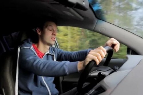 5 Dosa Pengemudi yang Sering Jadi Penyebab Kecelakaan di Jalan
