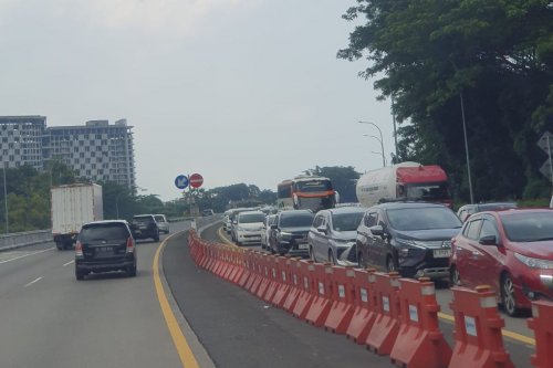 Arus Lalu Lintas Tol Semarang–Banyumanik Padat hingga 5 Km