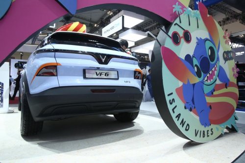 Ada Vinfast VF7 Fantastic 4 Edition di GIIAS 2025