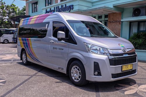 Jakarta–Bandung Pakai Transportasi Umum, Bisa Sewa Travel Premium
